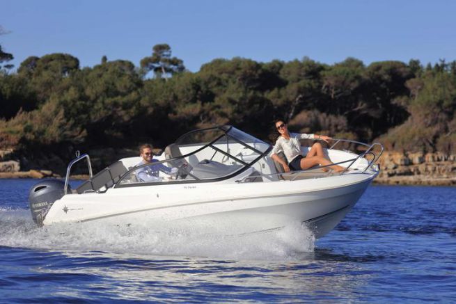 Cap Camarat 5.5 BR, un bowrider familiare sicuro