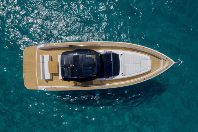 Alloggio e vita a bordo del Pardo 38, due cabine per la crociera in famiglia