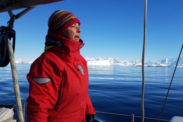 Episodio 7/8, una grande via d'acqua appare nella barca in Antartide