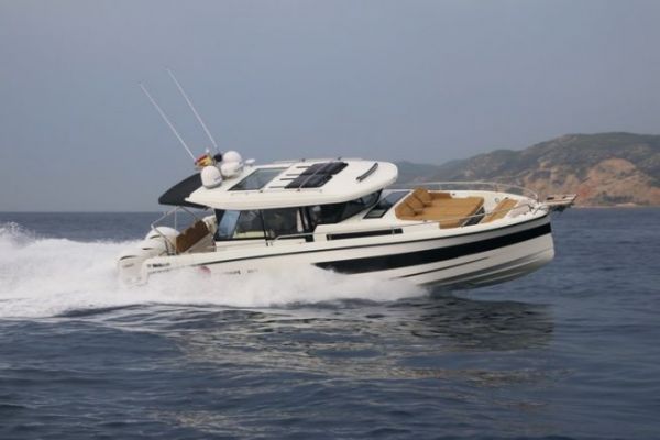 Wellcraft 355: una barca versatile per navigare tutto l'anno