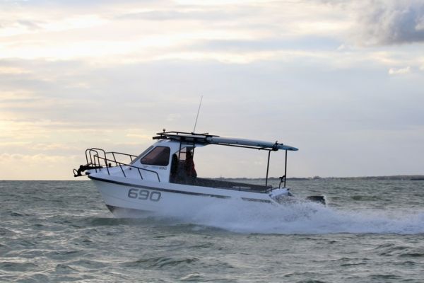 Cheetah Adventure 690, un catamaran hors-bord baroudeur et polyvalent