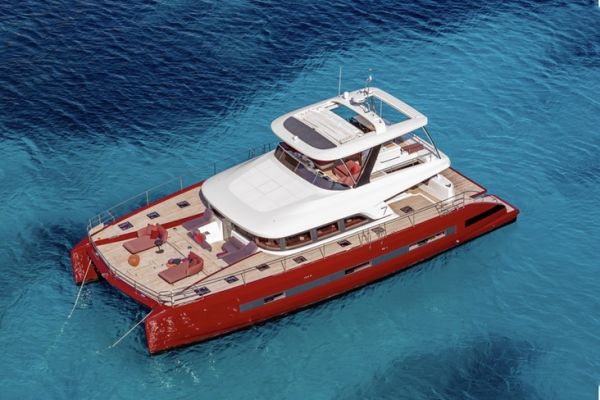Test Sixty 7, un catamarano di lusso per navigare in modalit trawler