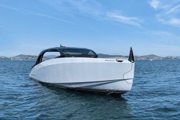 Centouno Navi Vespro, un concetto di dayboat veloce basato su idrogetti che raggiunge 51 nodi