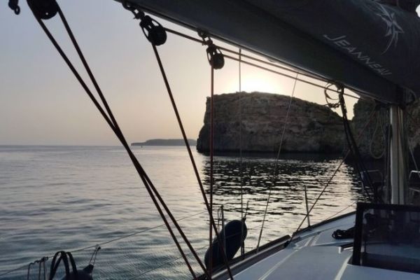 Malta in barca: tour dell'isola di Gozo e dei suoi paesaggi selvaggi