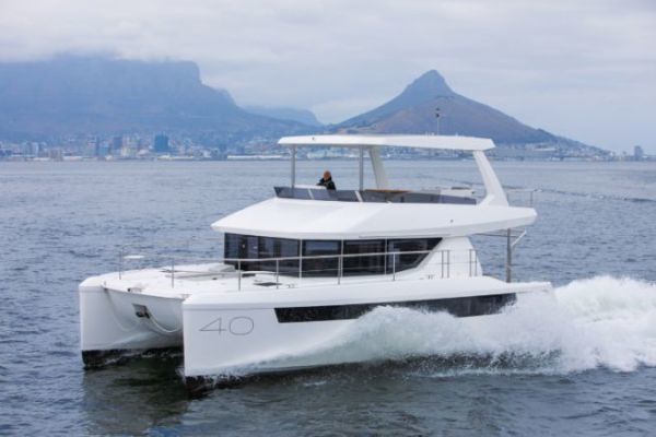 Leopard 40 PC, un catamarano dall'aspetto classico progettato per il noleggio o la crociera in famiglia
