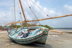 Flipflopi Ndogo: il primo dhow a vela costruito con la plastica raccolta sulla spiaggia