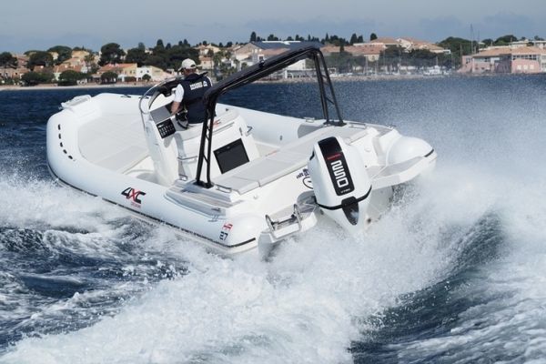 Prova in mare dell'Honda 4XC Design HA27 sull'Etang de Thau