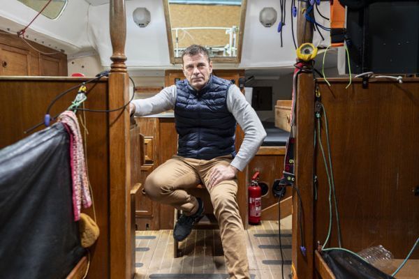 Damien Guillou durante la discesa del suo Rustler 36