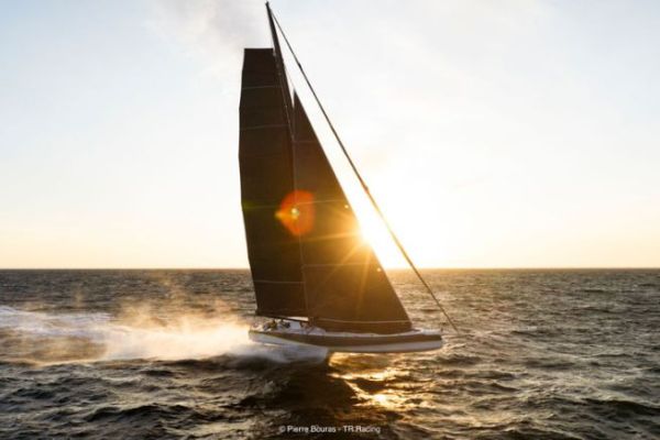 A tutta velocità verso il tramonto per Thomas Ruyant e il suo nuovo IMOCA