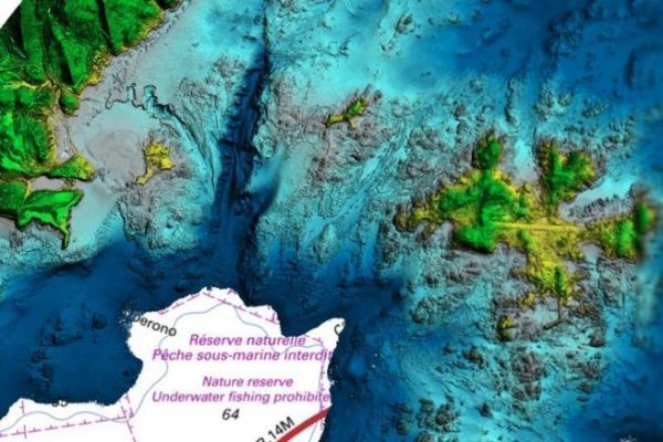 Il Lavezzi nel Sud della Corsica visto con Litto3D