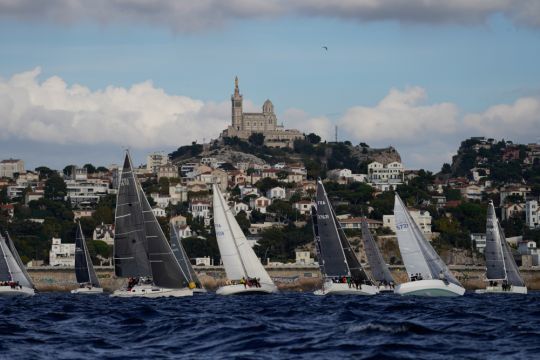 Regata ai piedi di Notre-Dame de la Garde