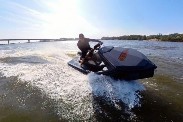 Il Viva Cruizer pu� raggiungere i 35 nodi