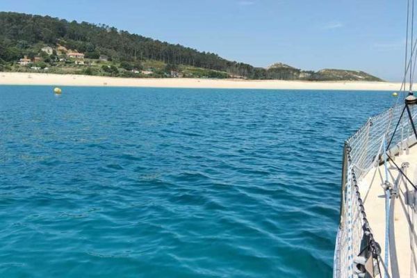 Tra Lorient e Lisbona, il nostro ancoraggio idilliaco nelle Isole Cies