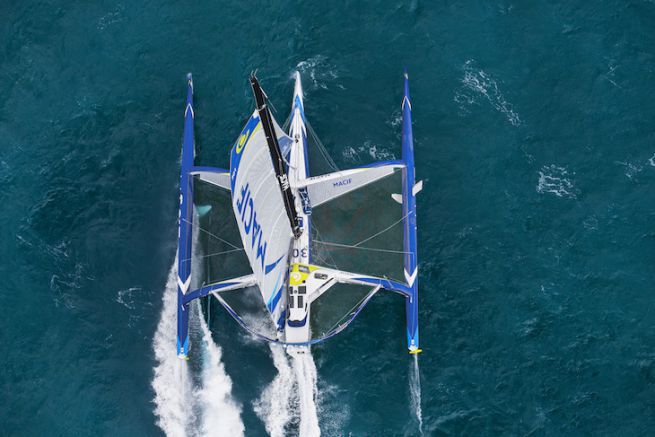 Il trimarano MAcif