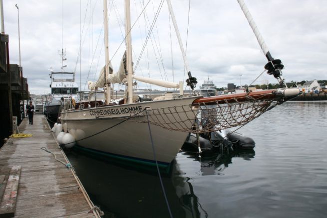 Ahoy, la goletta di Comme Un seul homme e Eric Bellion
