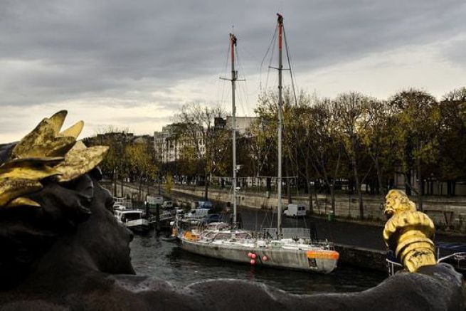 Tara a Parigi sul Quai du Pont Alexandre III
