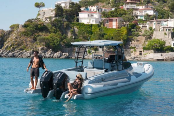 Il Ranieri Cayman 33.0 Executive  progettato per crociere brevi