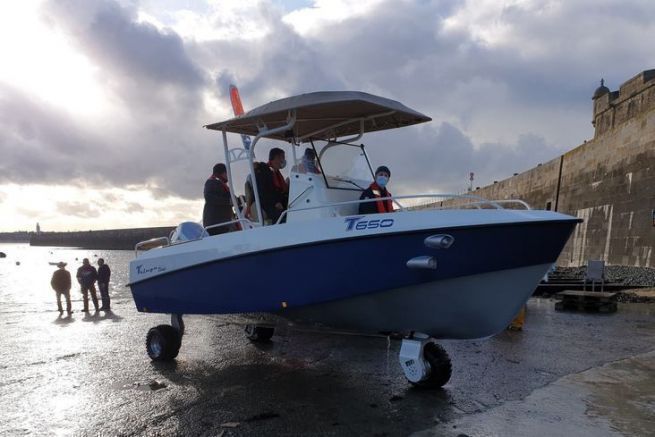 Il Tringaboat T650 che abbiamo provato a Saint-Malo