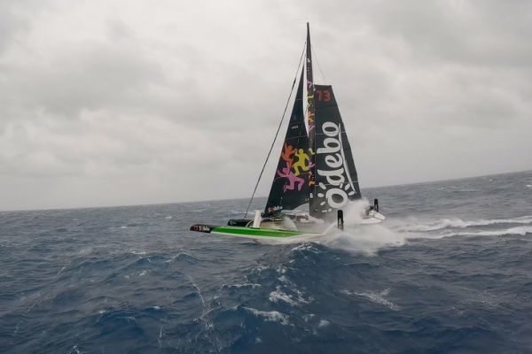 Sodebo Ultim 3 in avvicinamento al Corno