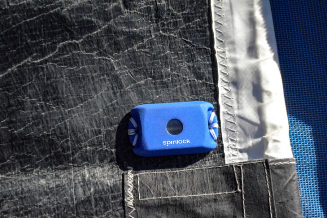 Sensore Spinlock Sailsense per registrare la storia operativa di una barca a vela